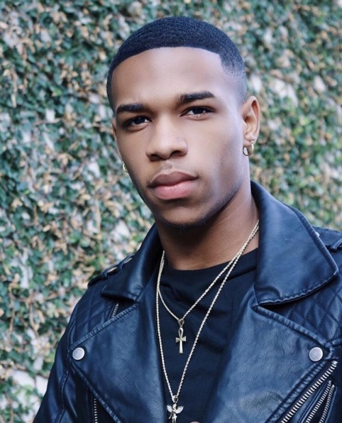sexnthecloset:  IG: Iamtylerp_
