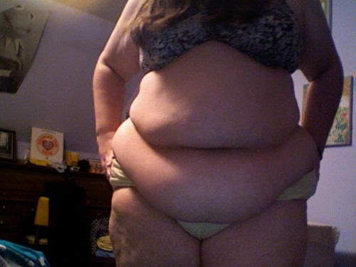 ussbbw:   Parallelpark is celebrating herself. Those watching are revering back. 