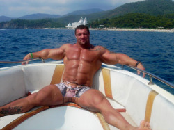 shadowmuttnaughty: freakmuscle:  (via The Russian Superman 56014 - MyMuscleVideo)   #DaddyGoals 