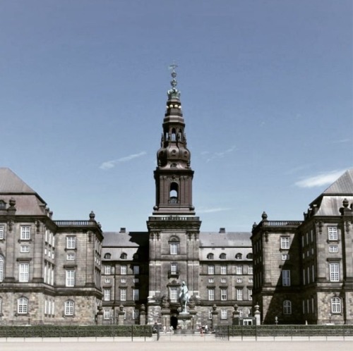  christiansborg palace • royal castles and palaces in denmark (visit european castles) 