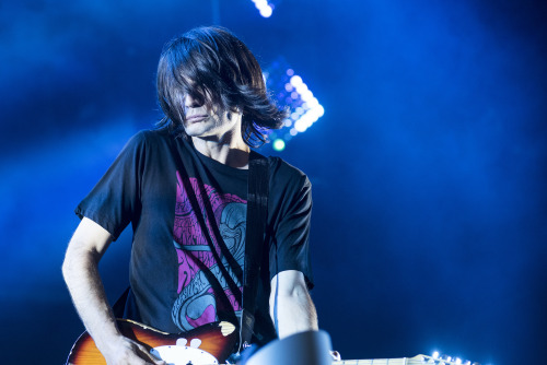 fallenjeeva:Jonny Greenwood plays with Radiohead during a headlining set on the Samsung Stage day 2 