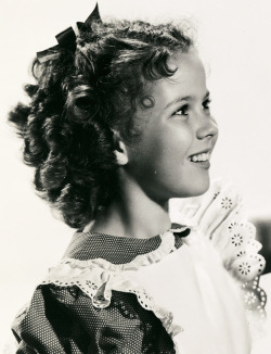 miss-shirley-temple:  Shirley Temple, 1940.