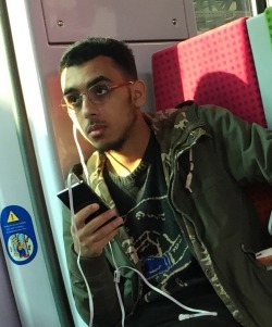 arabeur:  Un jeune rebeu dans le transilien de Paris Est 