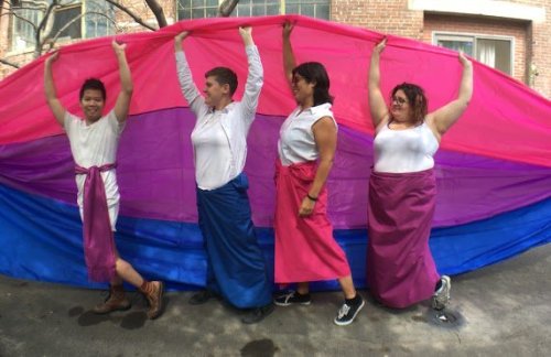 stilesisbiles:Another post of giant bi pride flags! 