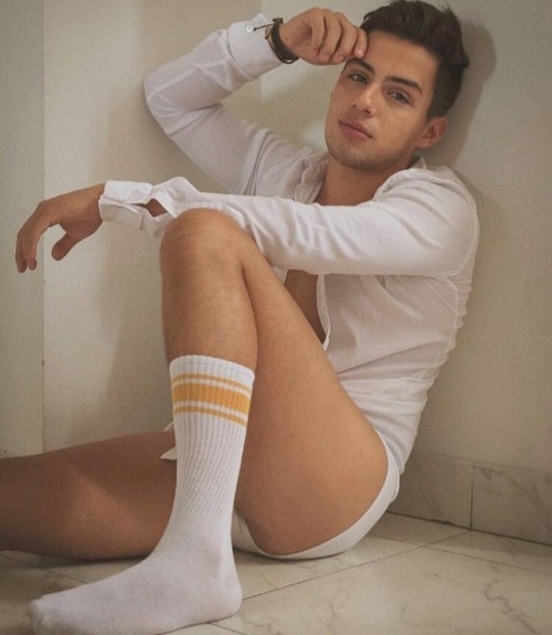 haneyzovic:Thank you @enderson1618 • • #men #socks #socken #corap #calze #chaussettes #sox #носки #skarpety #чарапе #whitesocks #calcetines #mensocks #mansocks #malesocks #nicesocks #casual #elegant #gentleman #fashion #style #menstyle