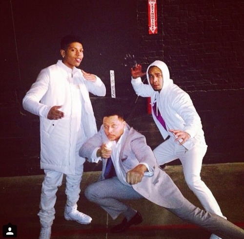 marley-gang:  denisefromoffgrovestreet:  imninm:  nokiabae:  aplayafromthenolia:Squuuuuaaaaaaad!!!!!  Andre was probably told to take the pic  Terrance Howard old ass know he gon hurt himself doin this  Po’ Andre! Terrance look a mess! Lol  I need to