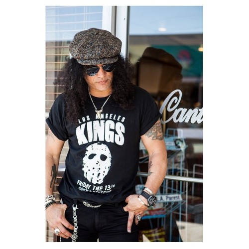 Had the pleasure of photographing @slash a while back for a Swedish magazine, this at his old stompi