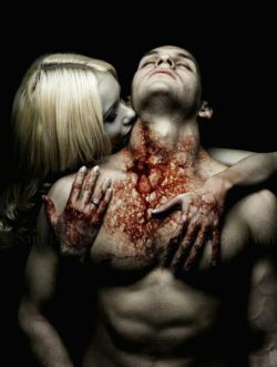 theunknownmary:  Bloody Kiss