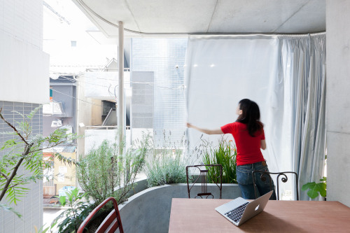 dezeen:Garden and House by Ryue NishizawaThis Tokyo five-storey townhouse by Japanese architect Ryue