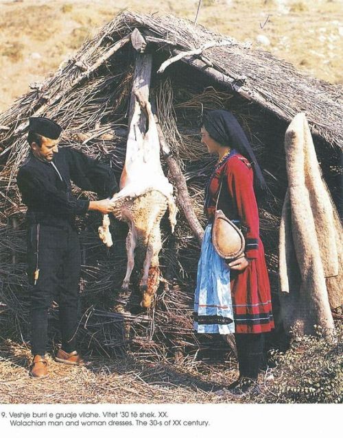 zvetenze:Vlach costumes from Albania