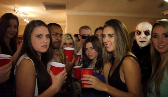 puyopuyo:puyopuyo:that picture of judgmentally staring party girls except live action quanchy from the side of the mortal kombat arcade cabinet is there too 