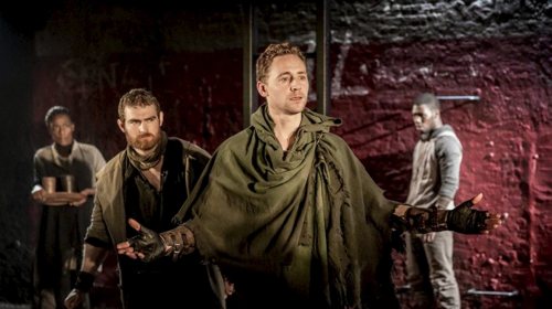 theatreisgoodforthesoul:“Coriolanus” by William ShakespeareDonmar Warehouse, 2013Starrin
