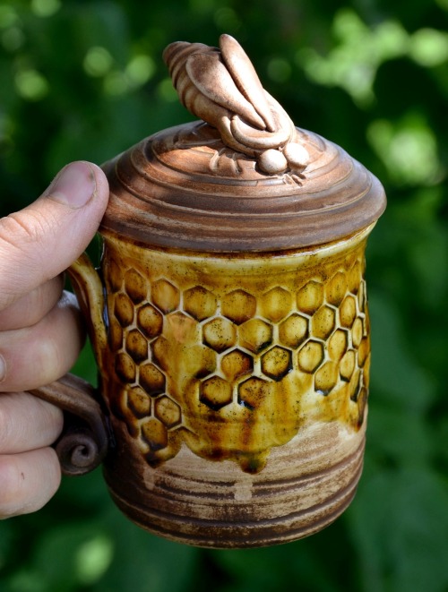 sosuperawesome:Honeycomb / Pumpkin CeramicsFira Workshop on Etsy