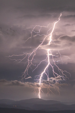 h4ilstorm:  Orage (29/08/2012) (by Regarde là-bas) 