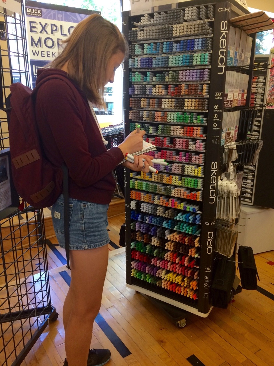 eggypal:  catch annie awildanniemal and moi @ your local art store beein crafty🐝📕