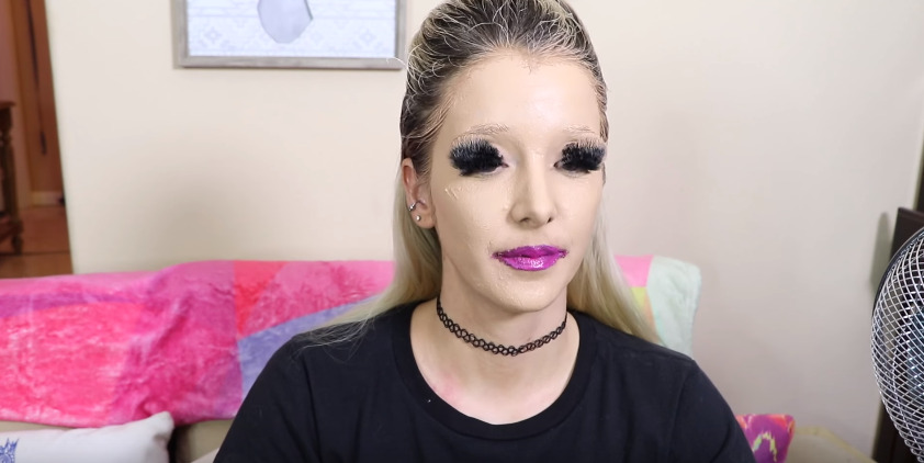 emilydamnit:  bussykween:  backdoorteenmom:vancityreynolds:100 coats of foundation, 100
