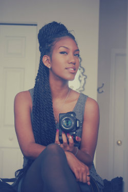 blackgirlsrpretty2:  SPOTLIGHT: http://domdadonwon.tumblr.com/