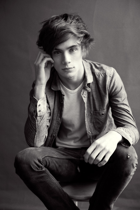 just-a-twink:  His Eyes Melt Me… 
