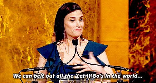 frozendailydose:  obsessedwithfrozen42:  Bow down to the queen people  I AM SO FLIPPING