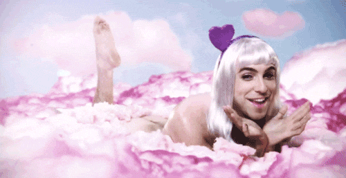 ohmytaylex:  [1/20] music videos:  All Time Low + I Feel Like a Dancin’.  