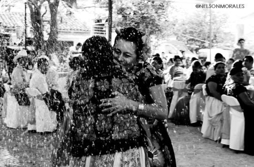 Mujeres de Unión Hidalgo, Ranchu Gubiña celebrando.
Oaxaca 2013
Fotos © Nelsón Morales