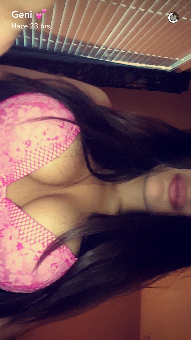 freemind-freebody:  👻Missgenii❤️ #snapchat #snapchatgirl #hotsnaps #hotgirl