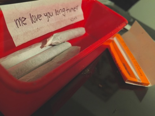 crushtolust:  Love leaving my boyfriend little things😍💕