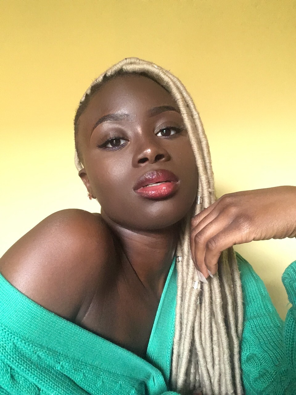 fckyeahprettyafricans:  Bby Girl with the Blonde.  Nigerian. Florida. @naijadoll_