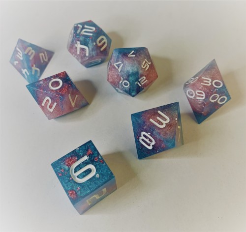 It’s Dice Drop Friday! I’ve added some D6 options and restocks some faves!Shop here~!
