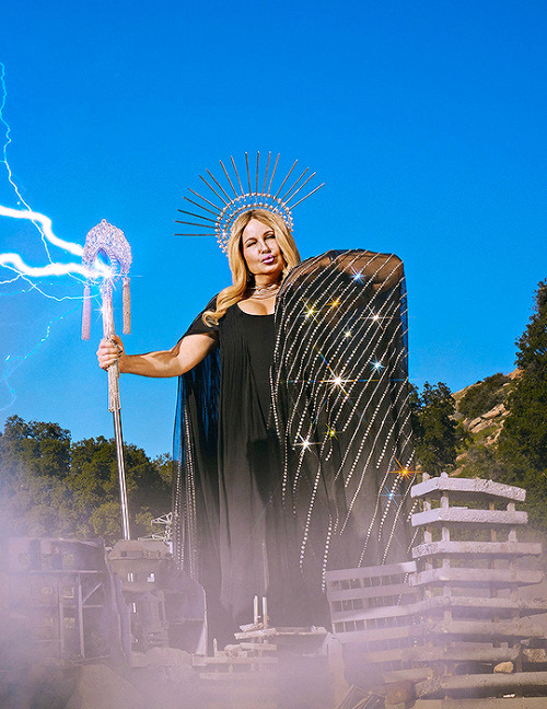 buckley-robin:  JENNIFER COOLIDGE for W Magazine photographed by Lenne Chai