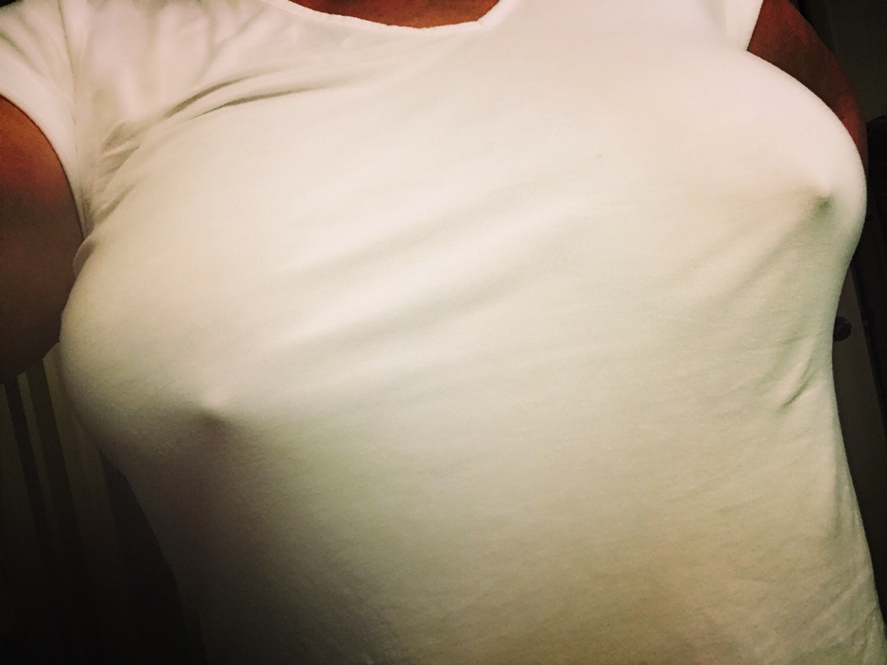 prettybaby5150:  Just me and a simple white T 😊