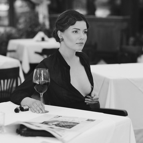 mrpeterbilt: red wine can be such a good aphrodisiac.