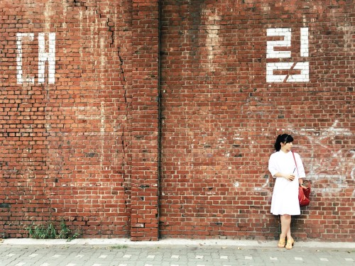 rjkoehler:Some iPhone snaps from Seongsu-dong, the “Brooklyn of Seoul.”I hate it when I like my iPho