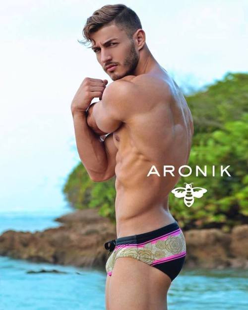 Porn   Aronik Swimwear Summer 2017 I  Dan Rockwell, photos