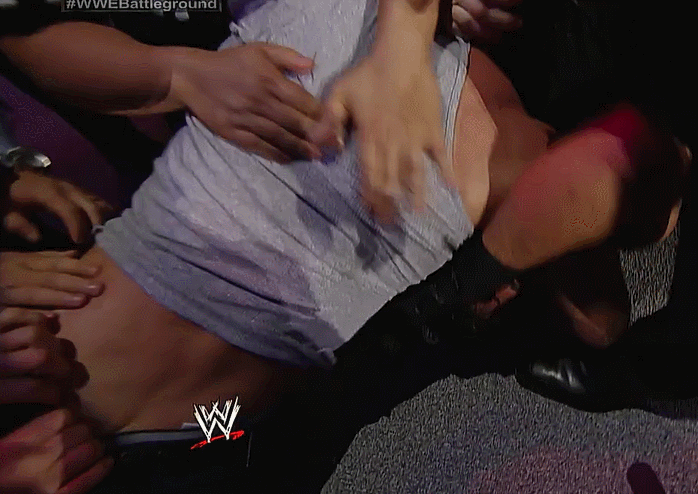id-rather-be-in-ambrose:  hotsexygorgeousmen:  security pulled dean’s pants down