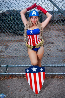 hotcosplaygirl:  Cosplay girl  http://bit.ly/1xhvXop