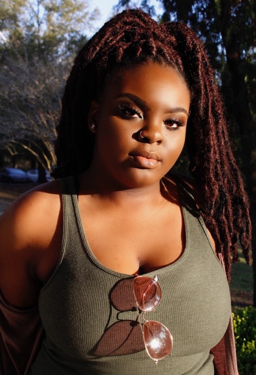 joynavon:   Melatonin ☀️  @joynavon YouTube | JoyNavon Instagram | JoyNavon Snapchat | JoyNavon 