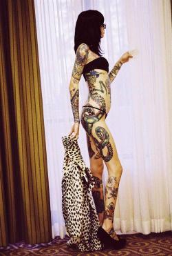 panda-face-mew:  Tattoo Liz