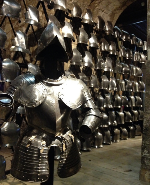 ritasv:Confronted by the knight and his silver ghost army by justin burtArmoury at tower of London