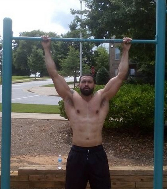 xemsays:  APOLLO doing shirtless pull-ups at the playground before heading to prison.
