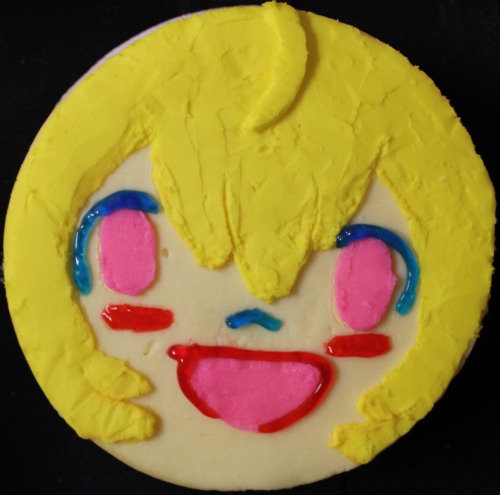 A cheesecake I decorated to look like Haru for Tsuritama’s birthday~Haino haino, everybody~