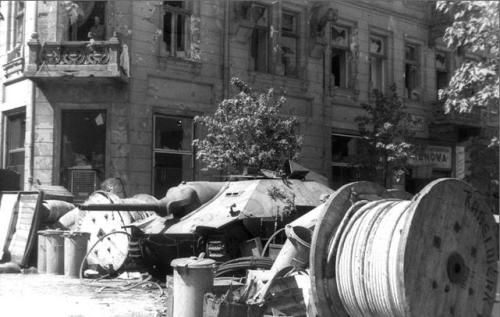 lamus-dworski:1944 Warsaw Uprising [outside Poland often mistaken with the Warsaw Ghetto Uprisi