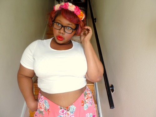 afatblackfairy:  Blackout Pt. 2 Summer Flower~ Remember when I said I used to be scared to show off my fat thighs and stomach? Well not anymore!~ 