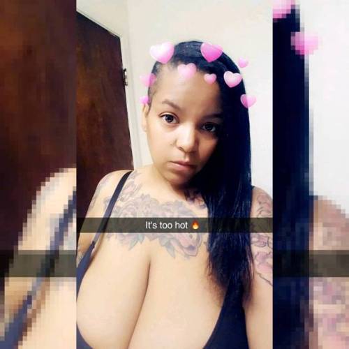 nicoleofthedeadxxx:  I hate summer. #me #nicoleofthedead
