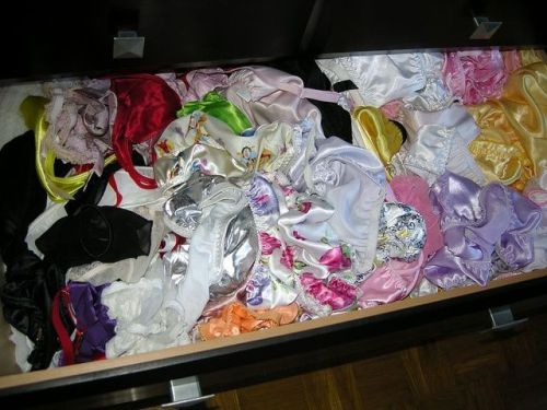 satinpantylover123:  I love seeing panty draws full of satin panties, gets my heart racing, mmmm he 