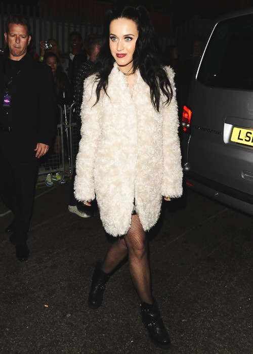 purposefulpop:  Leaving the Roundhouse in London // September 30th 2013 
