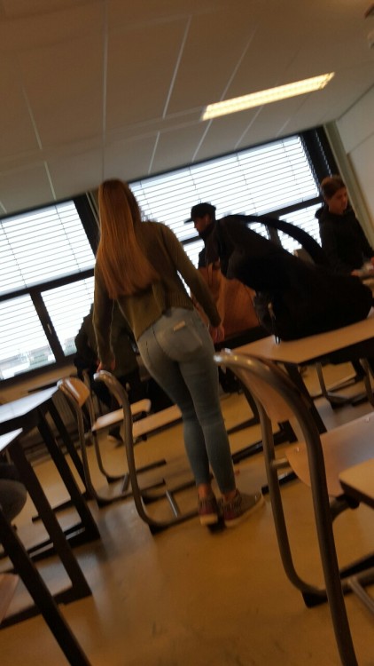mms-creepshots2: Awesome candids of a dutch highschool girl and some from her snapchat, great submis