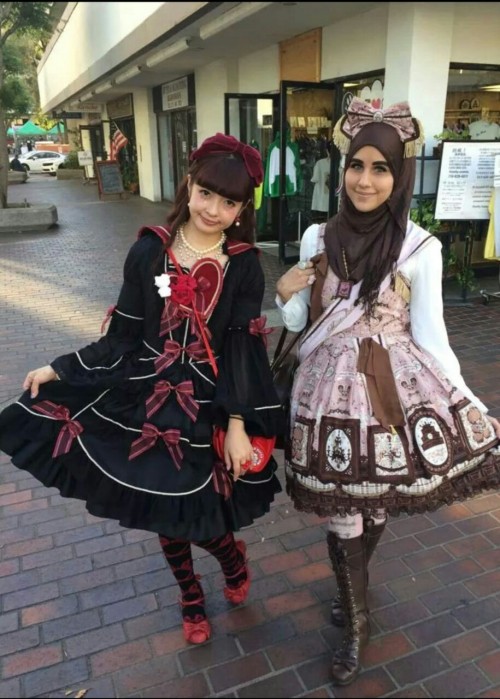 thehijabilolita:  I ran into Misako in Little Tokyo today!