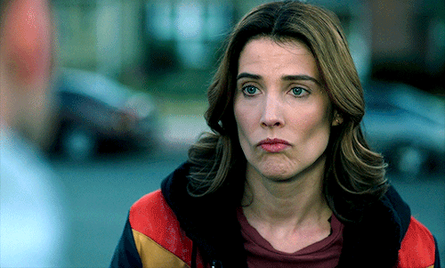 COBIE SMULDERS As Dex PariosStumptown | 1x16 All Quiet On The Dextern Front