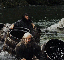 enbypan: markgatiss:  “Where is the hobbit?” — Thorin desperately searches